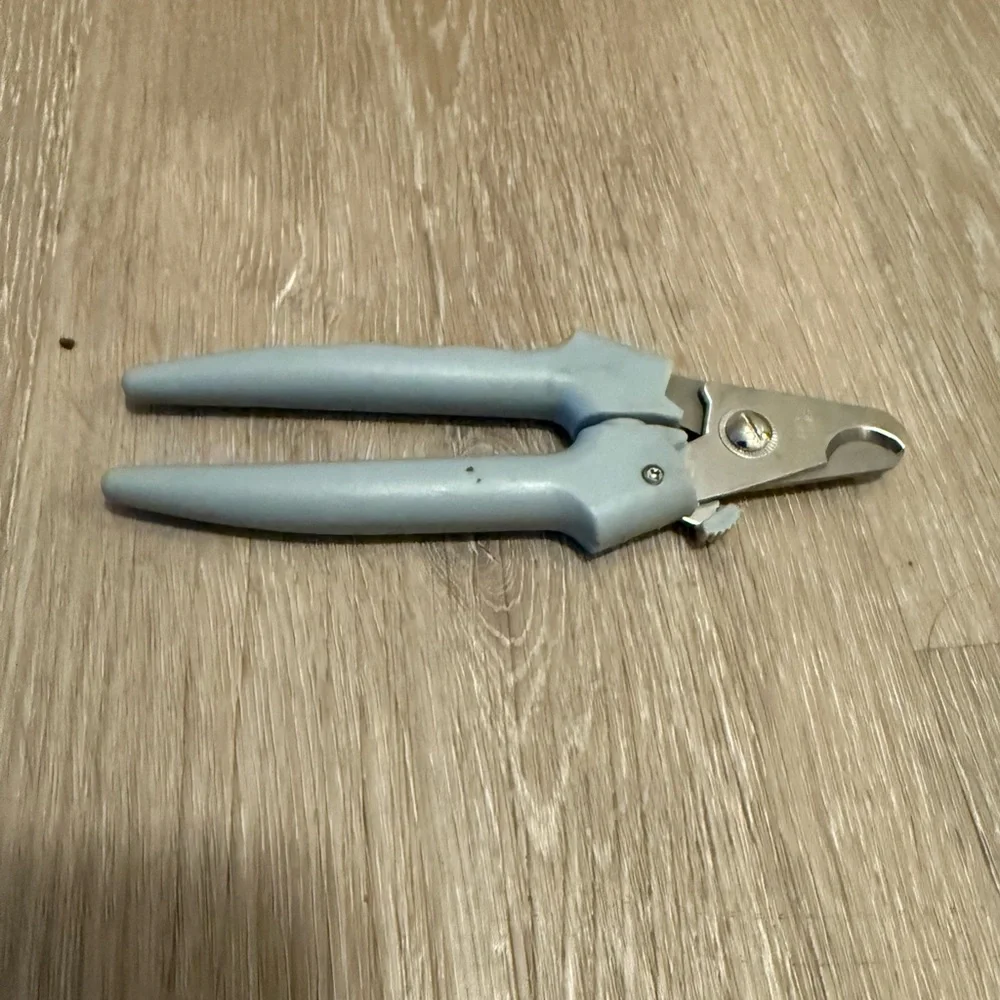 Pet nail clippers